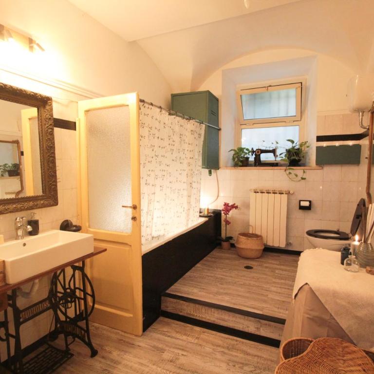 I Colori di Nini Vacanza a Trastevere - Two-Bedroom Apartment - 11