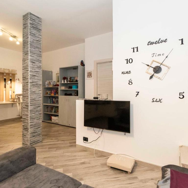 GuestHost - Parco Paradiso & MM Marche Family Apartment - One-Bedroom Apartment - 14