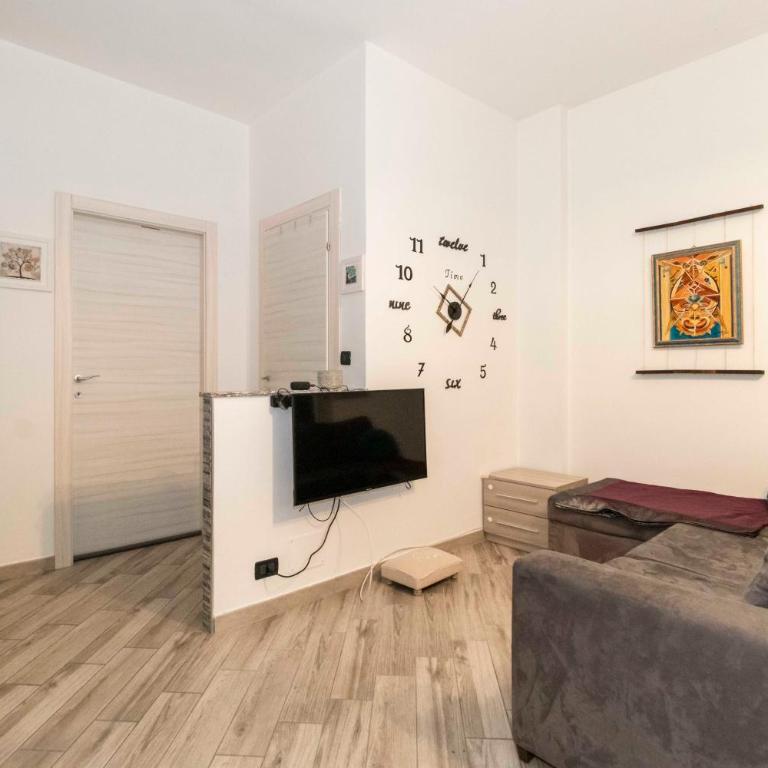 GuestHost - Parco Paradiso & MM Marche Family Apartment - One-Bedroom Apartment - 13