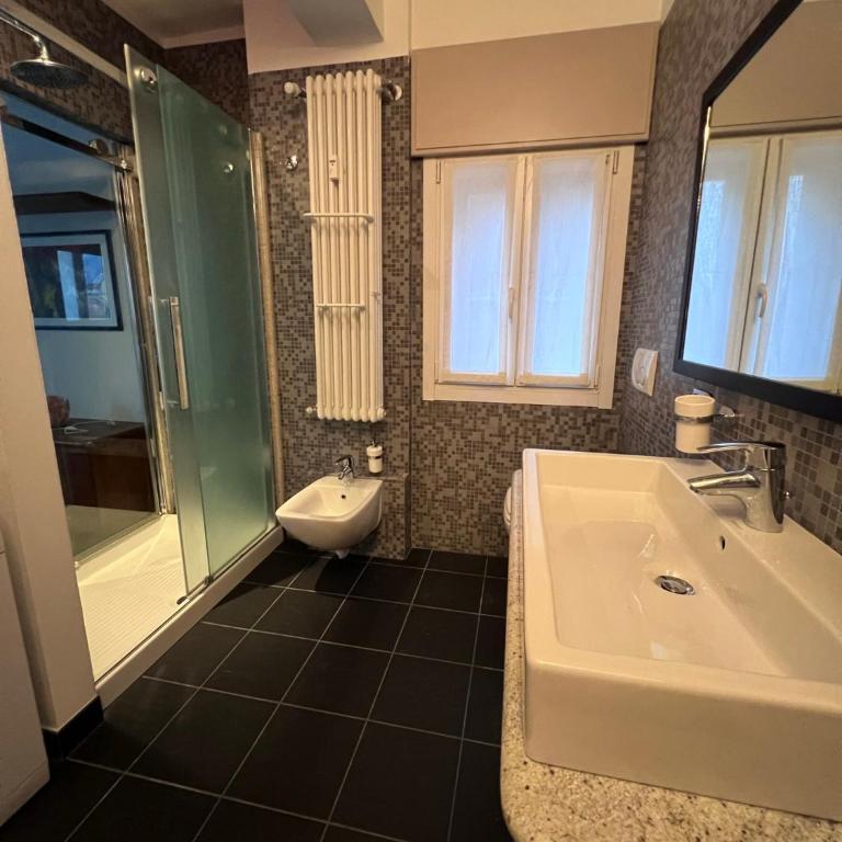 Casa vacanze Attico sul lago di Lecco, a due passi dal centro con posto auto - Appartamento con 1 Camera da Letto - 14