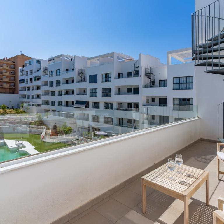 Central apartment with big roof terrace - Apartamento con vistas a la piscina - 3