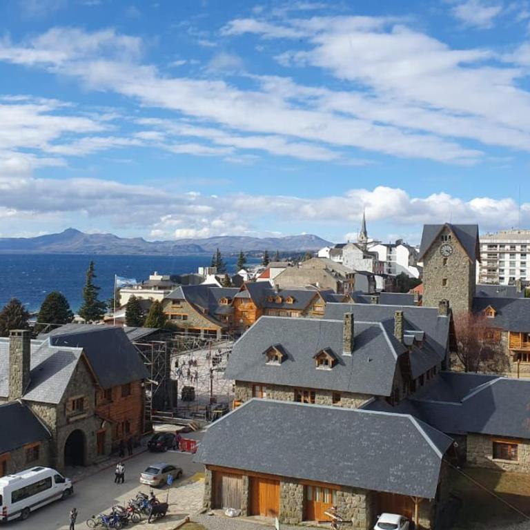 Center Vistas - Apartment with Lake View - 3