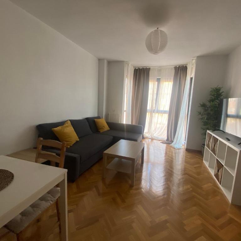 Apartments Feria Madrid Barajas - Deluxe Family Room - 8