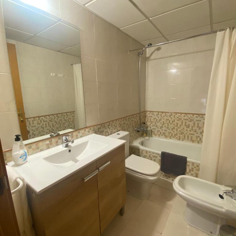 Apartments Feria Madrid Barajas - Deluxe Family Room - 3