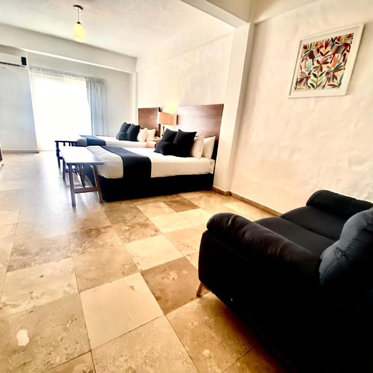 Hotel Suites Mar Elena - Quadruple Room with Balcony - 7