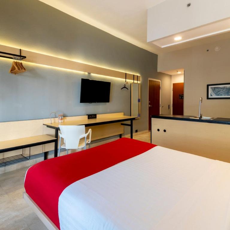 City Express by Marriott Cancun - Suite con sofá cama - Cama grande - 3