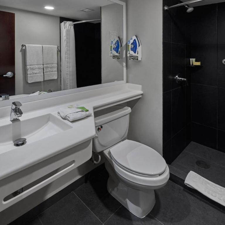 City Express by Marriott Tijuana Rio - Queen Room - 4