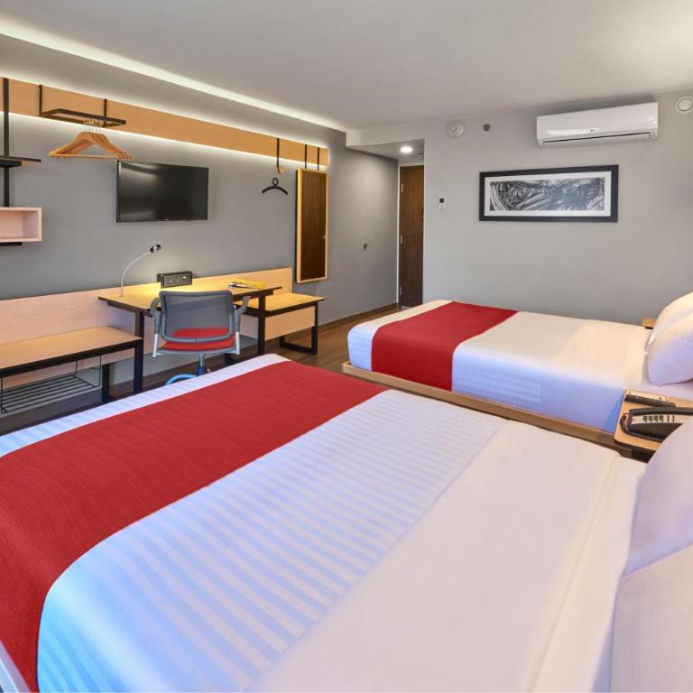 City Express by Marriott Tijuana Otay - Double Room with Two Double Beds - 4