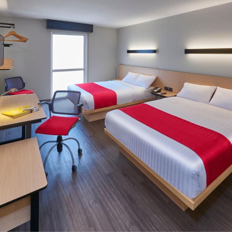 City Express by Marriott La Raza - Double Room with Two Double Beds - 1