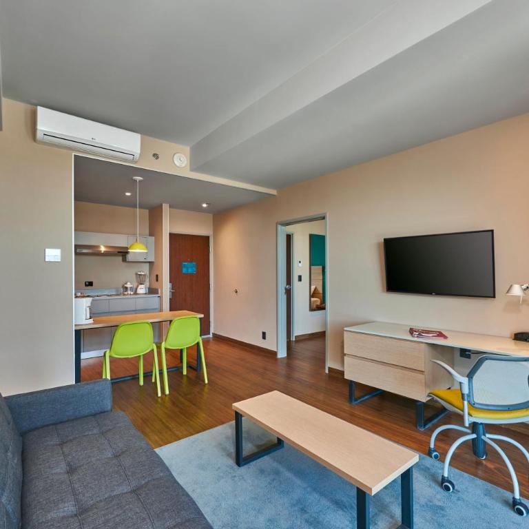 City Express Suites by Marriott Tijuana Rio - Queen Suite with Sofa Bed - 7