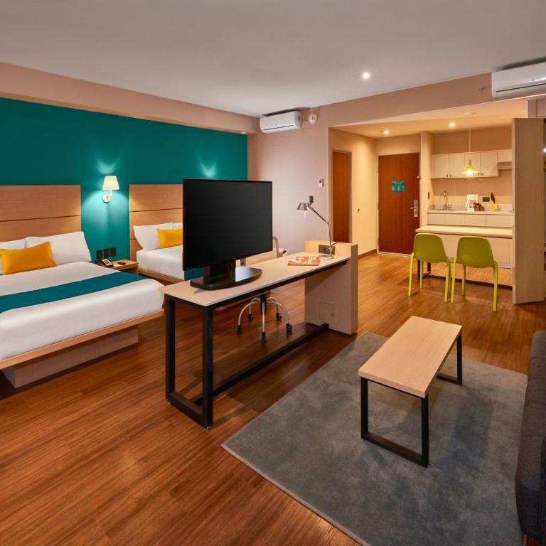 City Express Suites by Marriott Tijuana Rio - Large Double Suite with Two Double Beds and Sofa Bed - 4