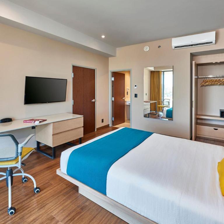 City Express Suites by Marriott Tijuana Rio - Queen Suite with Sofa Bed - 5