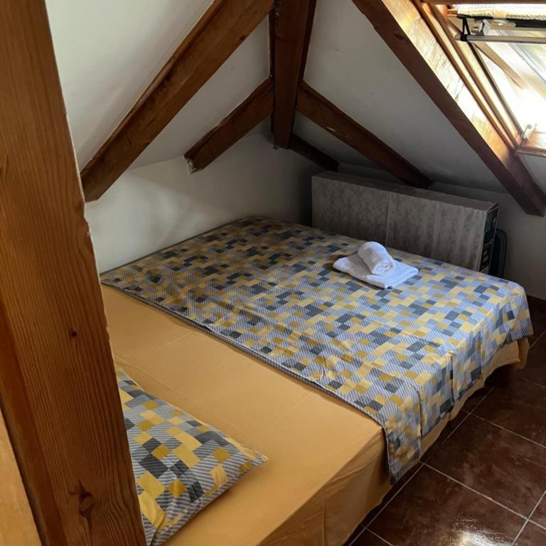The Cozy Attic Stay - One-Bedroom Apartment - 13