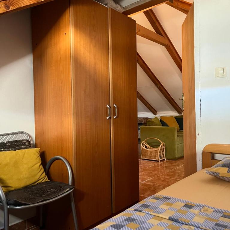 The Cozy Attic Stay - One-Bedroom Apartment - 12