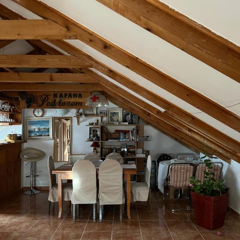 The Cozy Attic Stay - One-Bedroom Apartment - 18