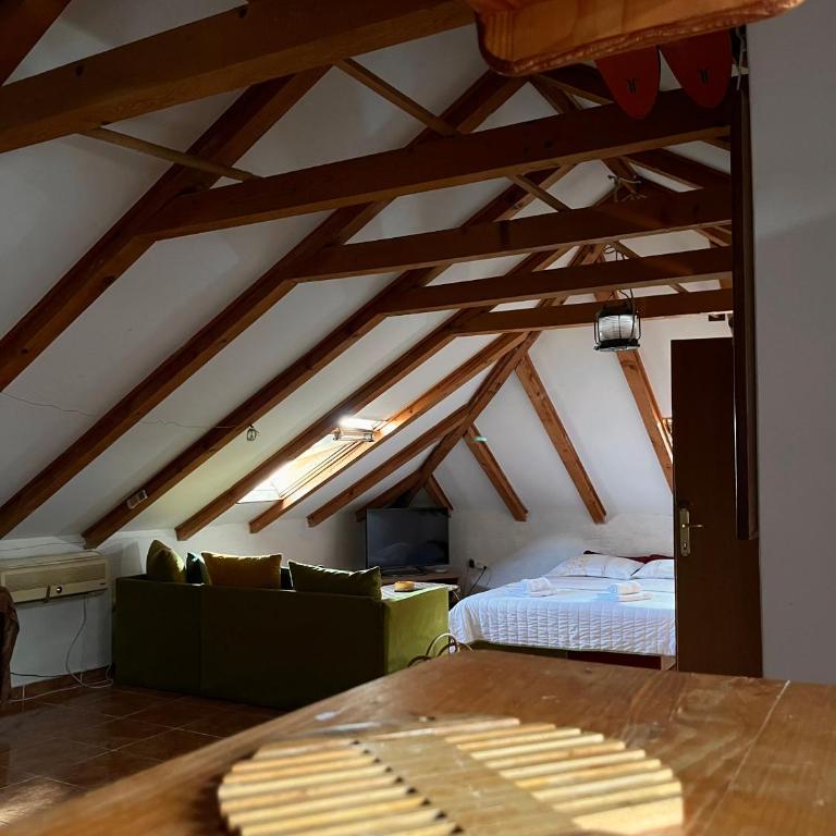 The Cozy Attic Stay - One-Bedroom Apartment - 30