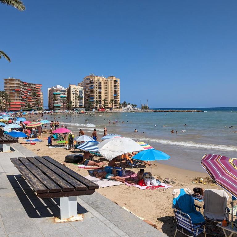 Apartment Los Locos Beach with Balcony and Wi-Fi - One-Bedroom Apartment - 28