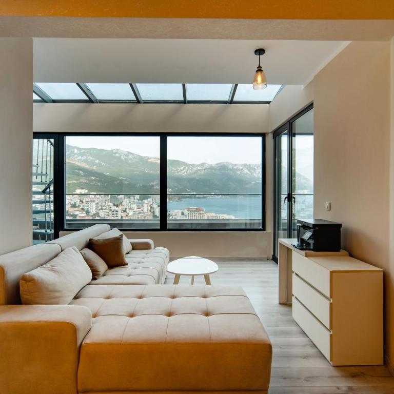Budva Gate Penthouse - Apartman sa 3 Spavaće Sobe i Pogledom na More - 1