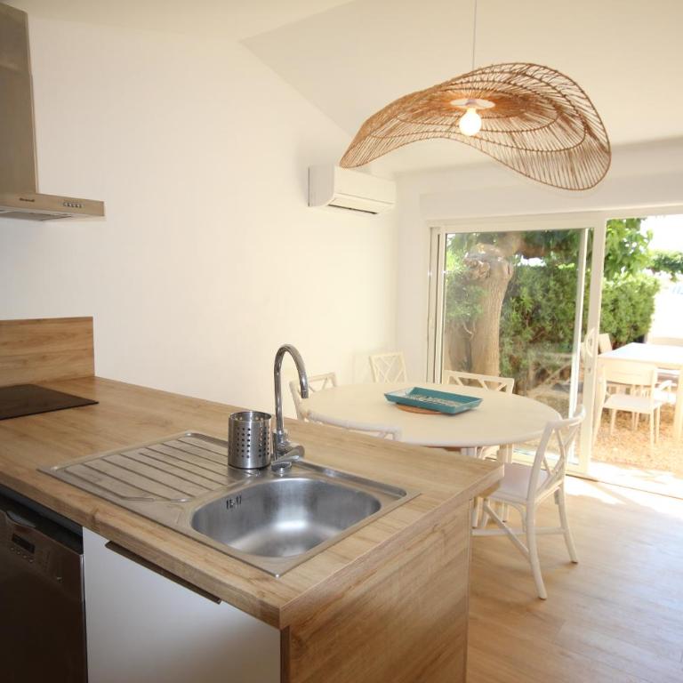 FACE à la Mer, Superbe appartement climatisé au RDC d'une maison, classé 4 étoiles, 5 couchages -WIFI-PORTIRAGNES PLAGE LXBFM32 - Appartamento con 2 Camere da Letto - 6