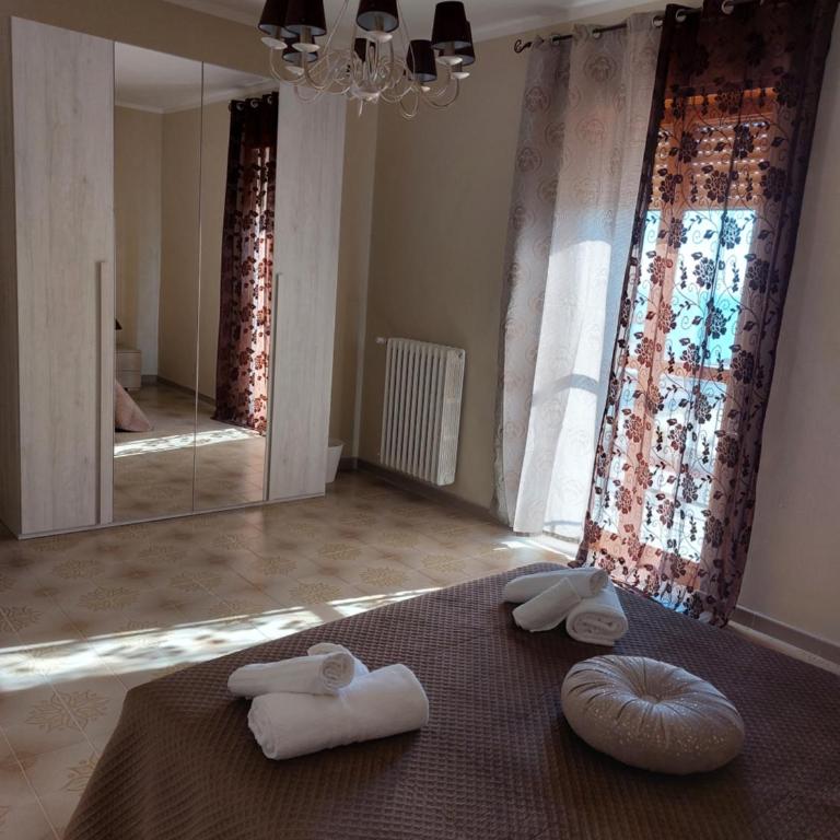 La Reggia del Corso - Three-Bedroom Apartment - 9