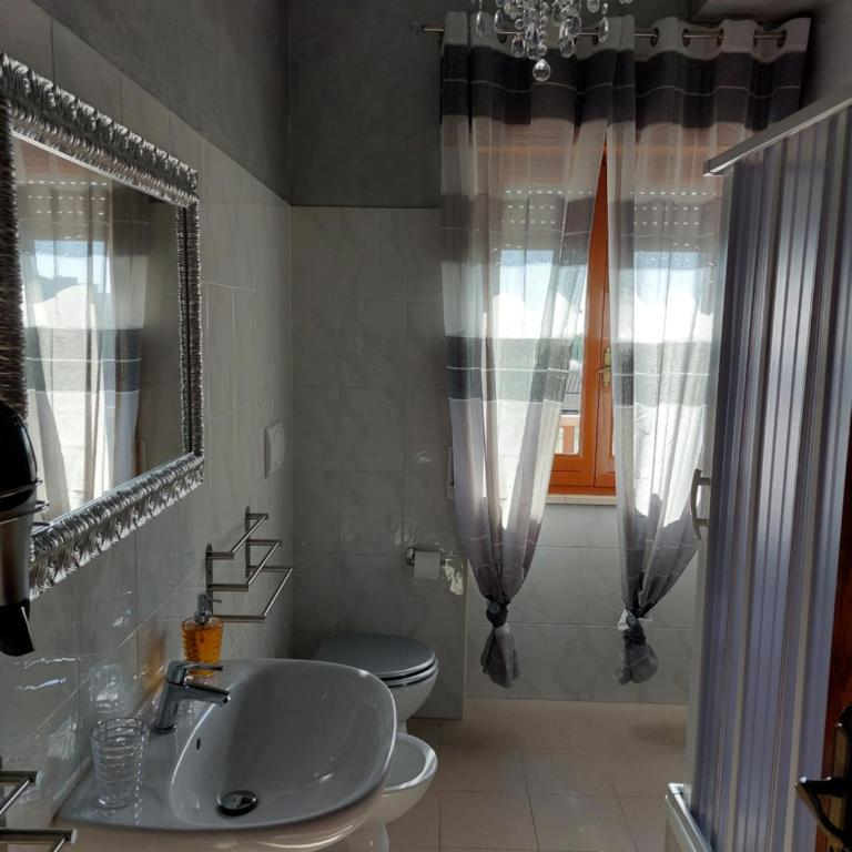 La Reggia del Corso - Three-Bedroom Apartment - 17