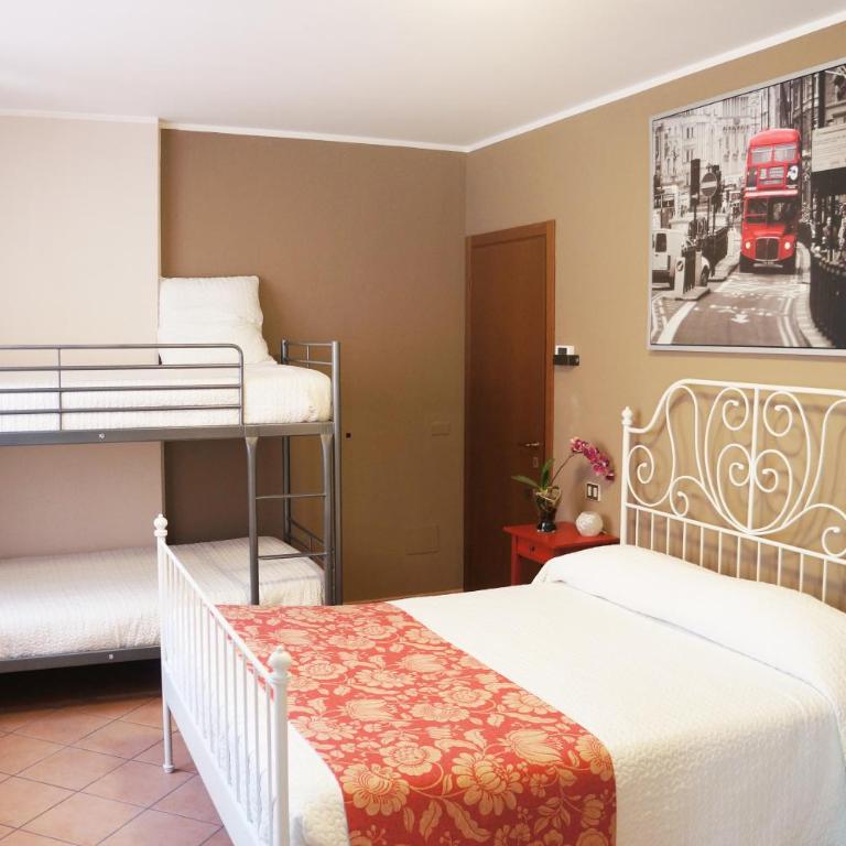 Alexander Rooms - Quadruple Room - 4