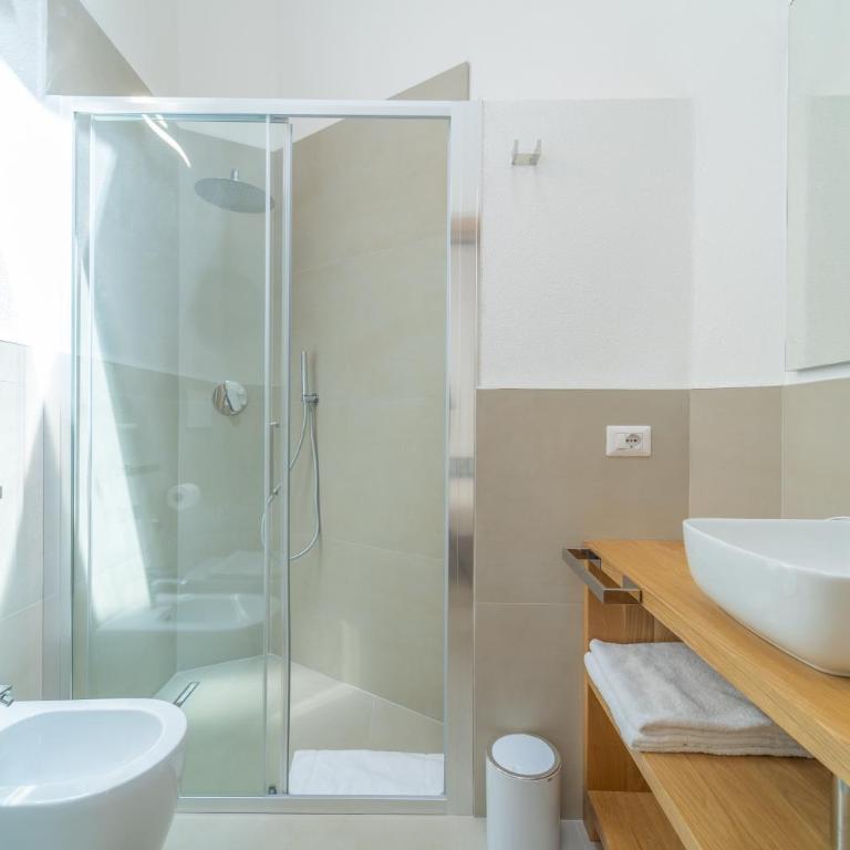 Nuova -Luxury Rooms & Apartment- - Camera Matrimoniale con Patio - 3
