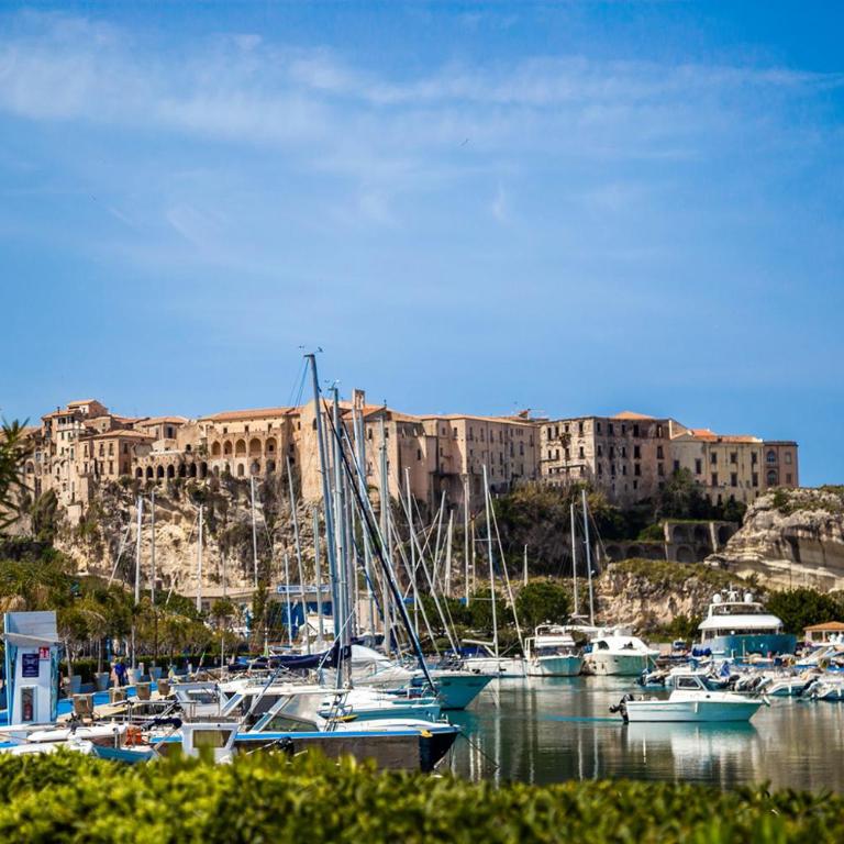 Holiday House Nuvola TROPEA CENTRO WIFI PARKING - Three-Bedroom Apartment - 20