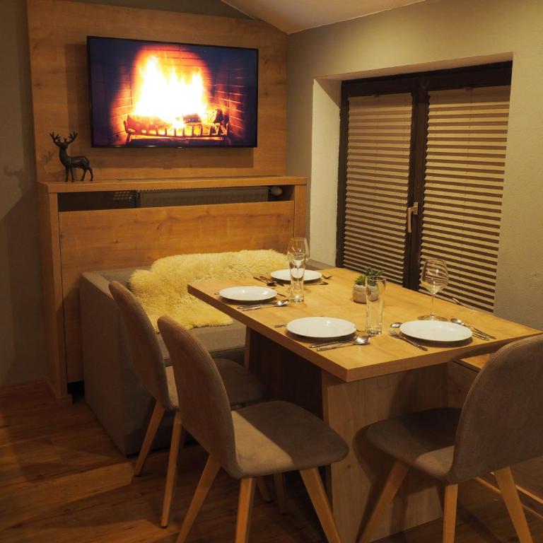 Haus Alpenglühen - Apartment 3 mit Bergblick - 1