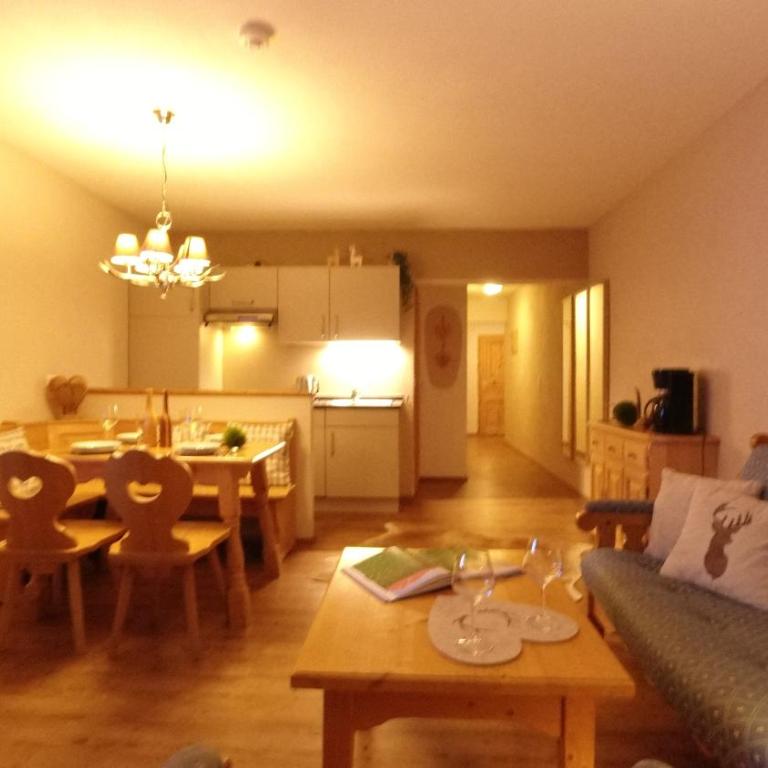 Haus Alpenglühen - Apartment mit Balkon - 9 - 6