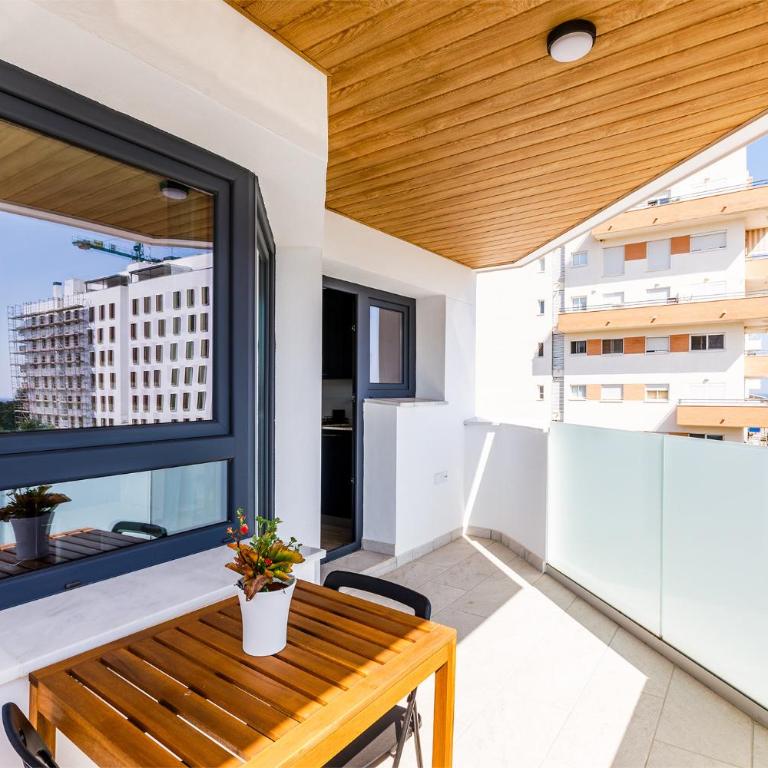 A&N Sunny Coast Apartment with Pool & Parking Torre del Mar - Apartment - 2