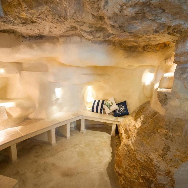 HelloAPULIA - Sweet Trullo on the Beach - Unique Seafront house with Direct Beach "Ponte Lama" Access and Private Patio - Villa con 3 Camere da Letto - 18