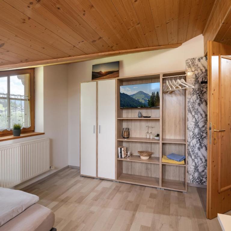Haus Feiersinger - Double Room with Shared Bathroom - 6