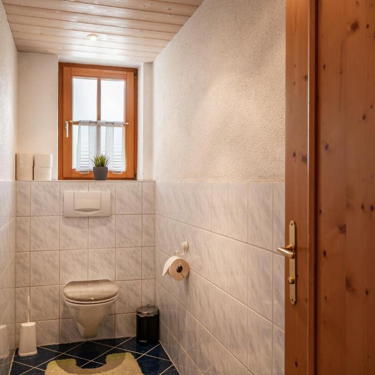 Haus Feiersinger - Double Room with Shared Bathroom - 7