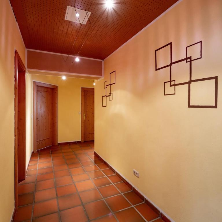 Haus Feiersinger - Double Room with Shared Bathroom - 8