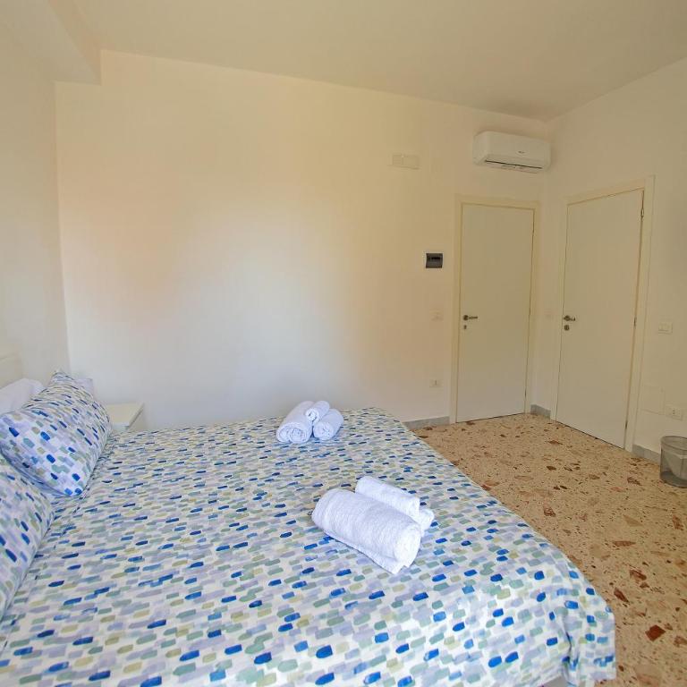 B&B A CASA DI MARCO Salerno CENTRO - Camera Matrimoniale Deluxe con Balcone e Vista Mare - 5
