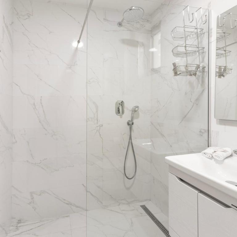 Hotel Diplomat by Aycon - Deluks Suite - 4