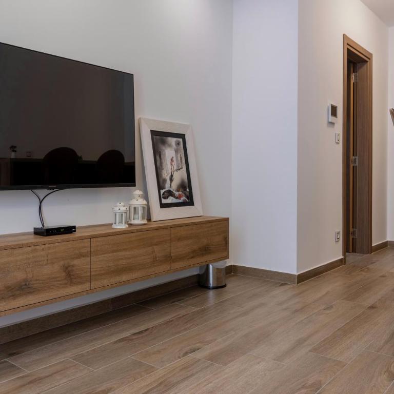 Hotel Diplomat by Aycon - Deluks Suite - 9