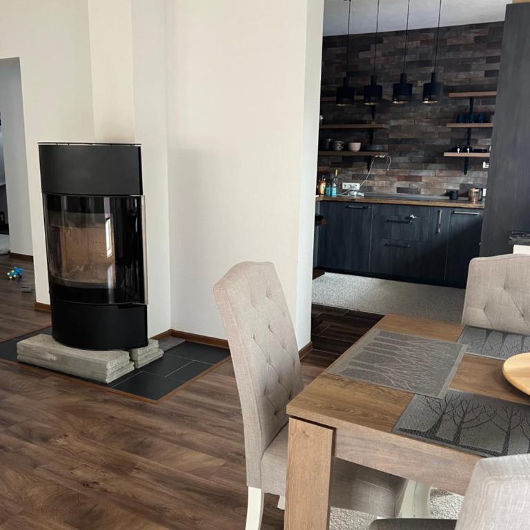 Una - Three-Bedroom House - 26
