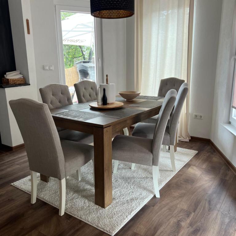 Una - Three-Bedroom House - 24