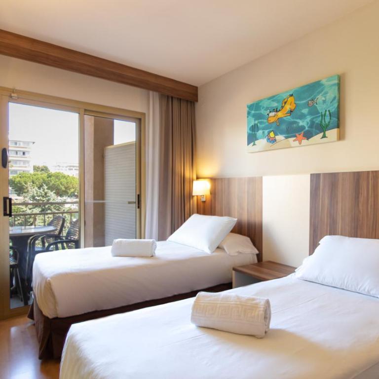 Golden Avenida Family Suites 4 Sup - Suite Familiar con vistas a la piscina (2 adultos) - 4