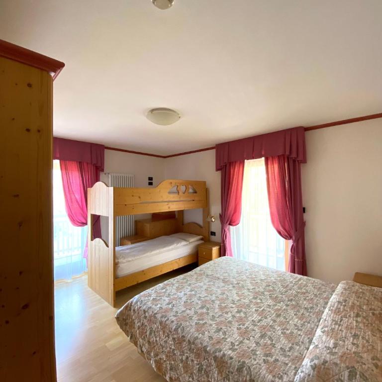 Hotel Chalet Alaska - Camera Familiare Deluxe - 1