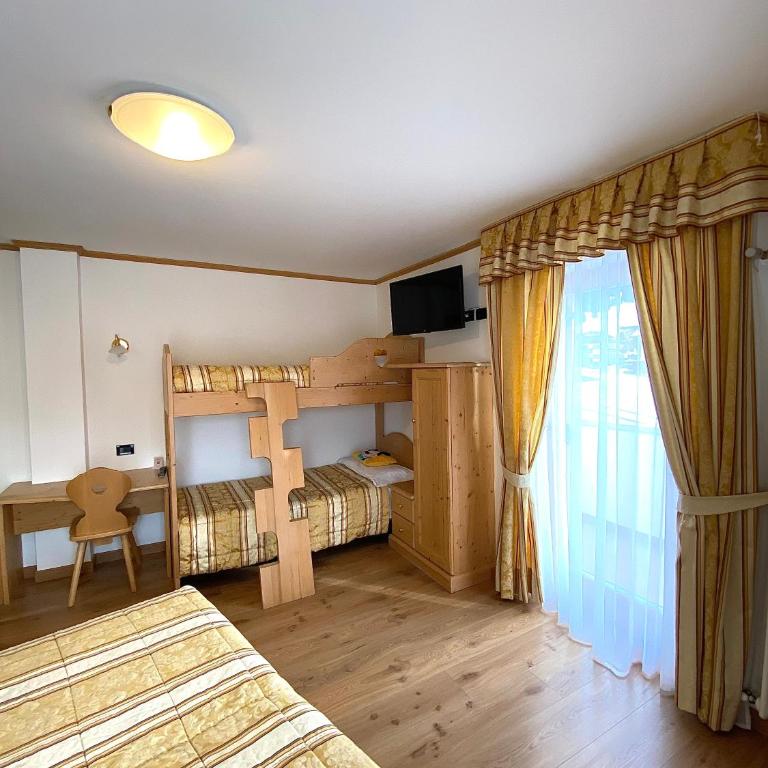 Hotel Chalet Alaska - Camera Familiare Deluxe - 2