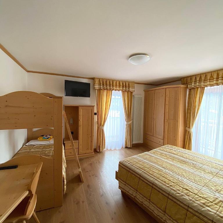 Hotel Chalet Alaska - Camera Familiare Deluxe - 3