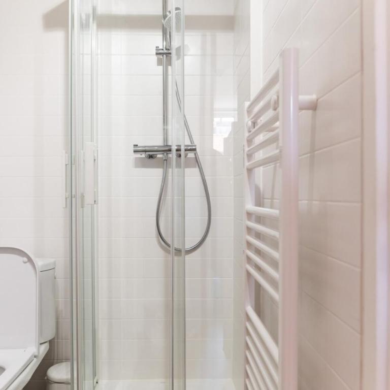 Cozy and Elegant Studio Bellecombe District Lyon 6th - Appartement - 14