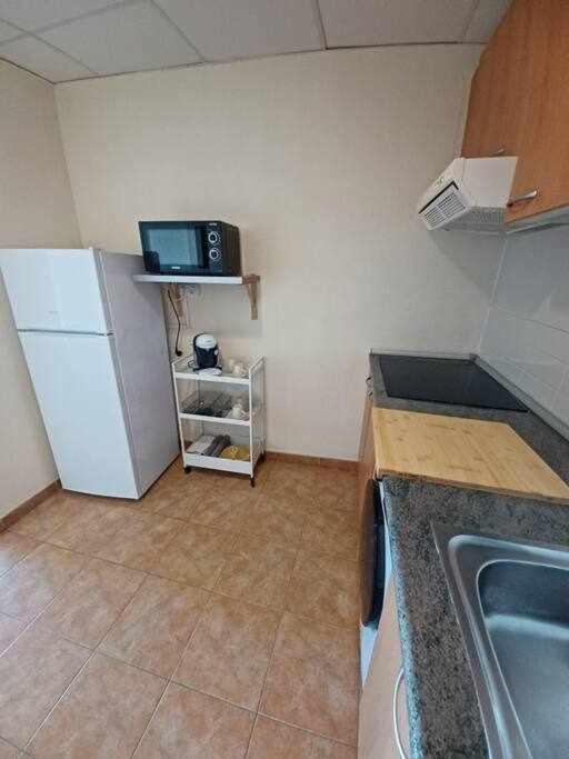Mar y confort para 4 personas - Apartment - 14