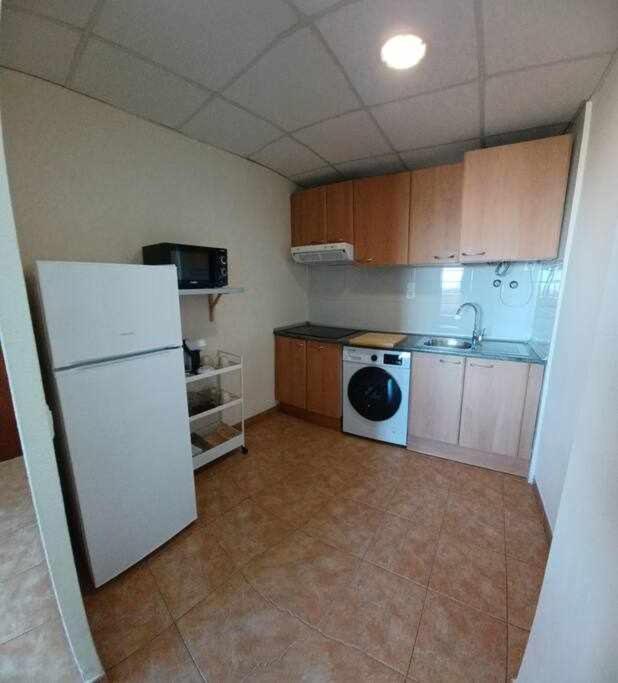 Mar y confort para 4 personas - Apartment - 16
