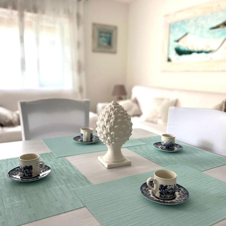 [ Appartamento a Golfo Aranci ] - Appartamento con 2 Camere da Letto - 1