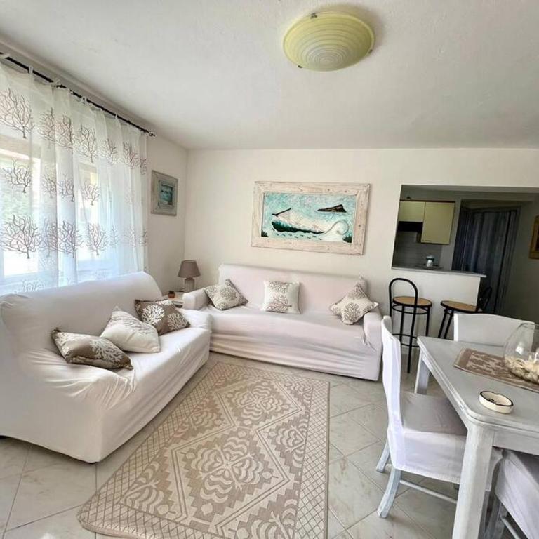 [ Appartamento a Golfo Aranci ] - Appartamento con 2 Camere da Letto - 4