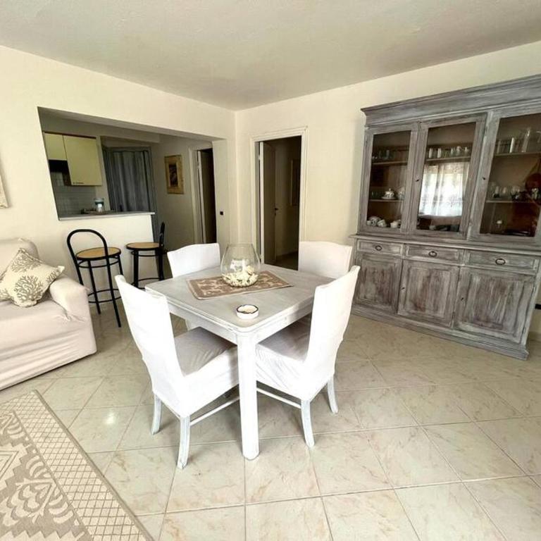 [ Appartamento a Golfo Aranci ] - Appartamento con 2 Camere da Letto - 5